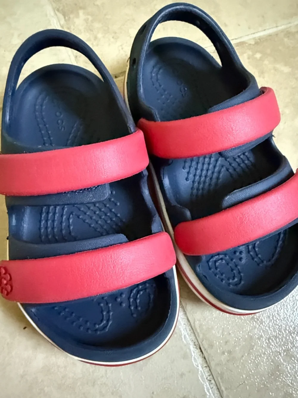 CROCS Kids Navy/Red Dual-Strap Sandals & 101 Dalmatians tennis shoes size 61/2